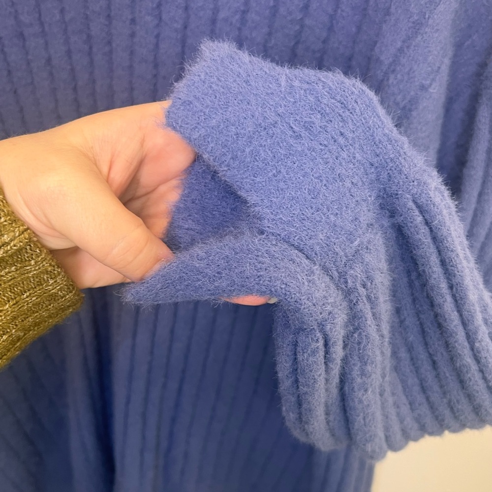 Blue oversized Women's pullover Sweater by Aerie. - Picture 5 of 9